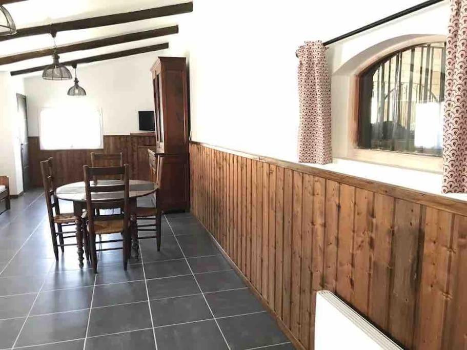 Logement Insolite Au Coeur D'Une Ecurie Arles Luaran gambar
